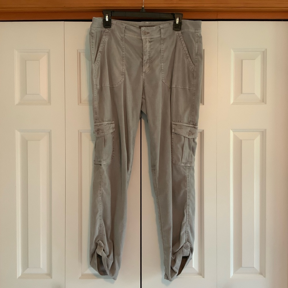 Level 99 Dayla Gray Mid-Rise Cargo Linen Button Cuff Pants